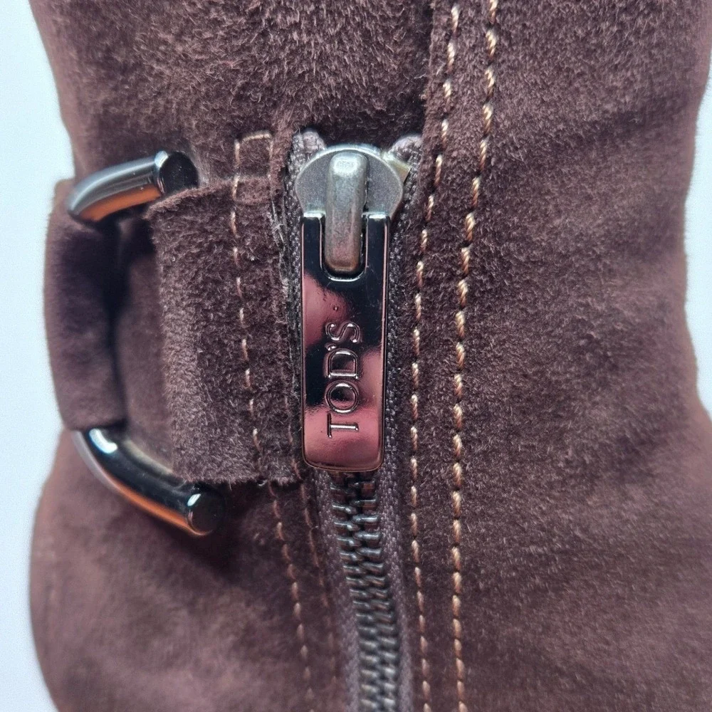 Tod's Brown Suede Buckle Detail Ankle Boots 38 Block Heel Platform Luxe Italy